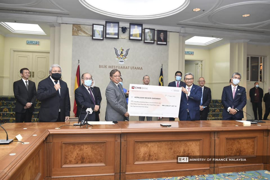 Majlis Penyerahan Cek Bayaran SST 