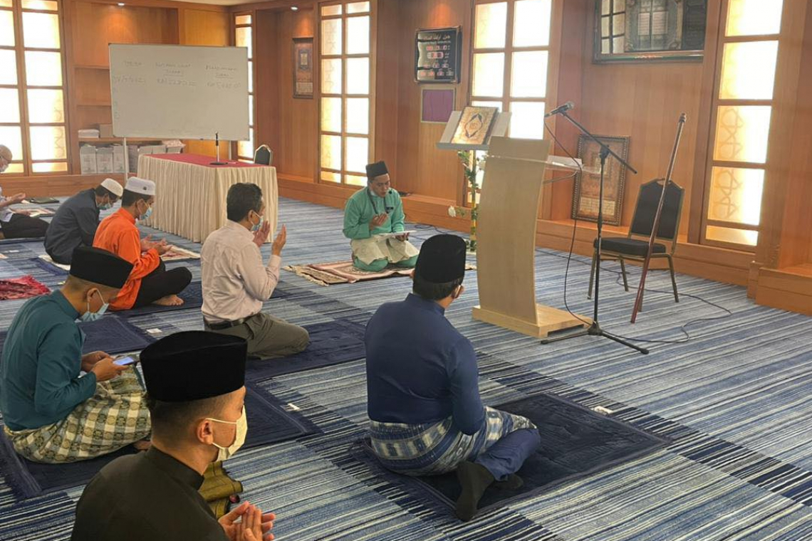 Solat Jumaat di Surau Muhammad Al-Fateh