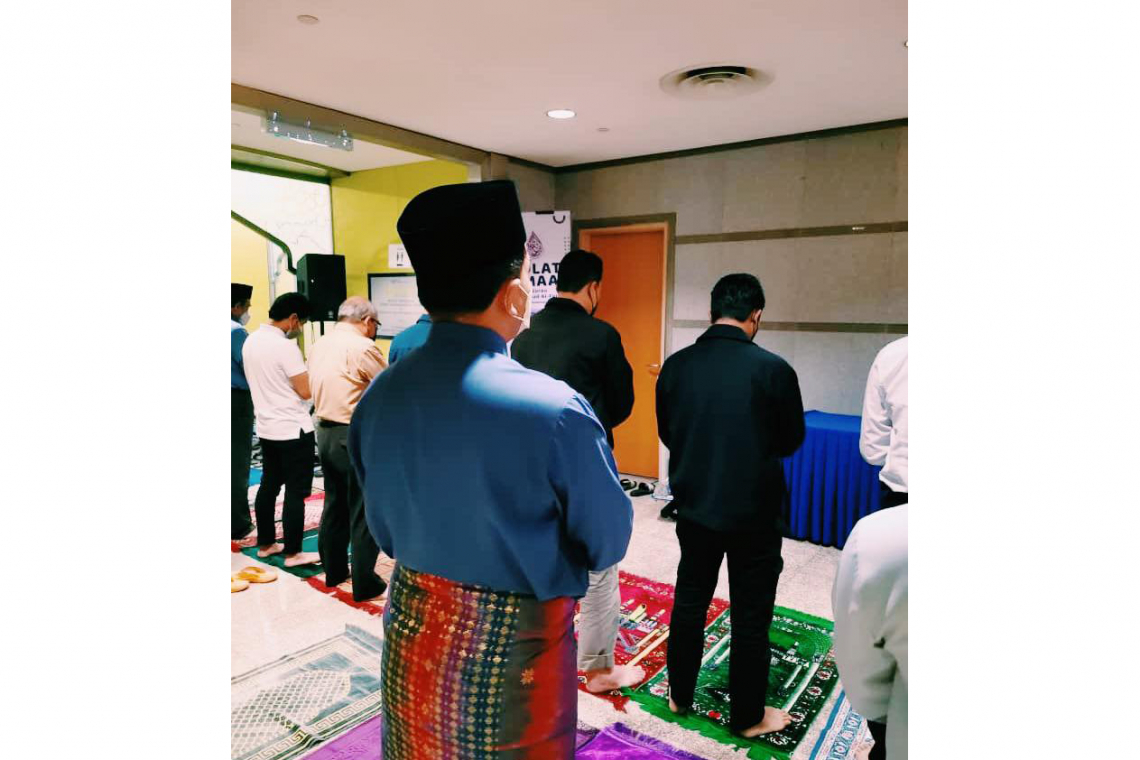 Sesi Turun Padang Menunaikan Solat Jumaat di Surau MOF
