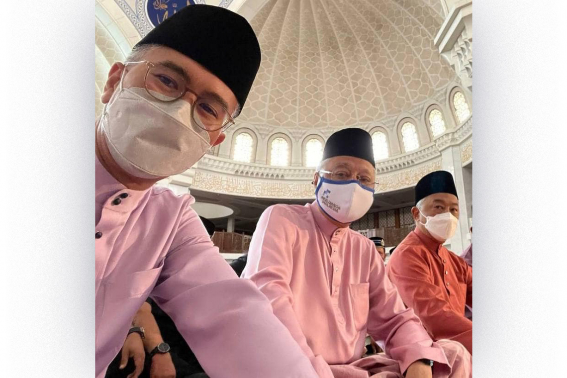 Sesi Menunaikan Solat Jumaat di Kuala Lumpur
