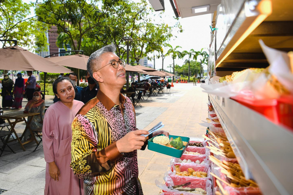 Sesi Turun Padang ke Food Truck di MOF