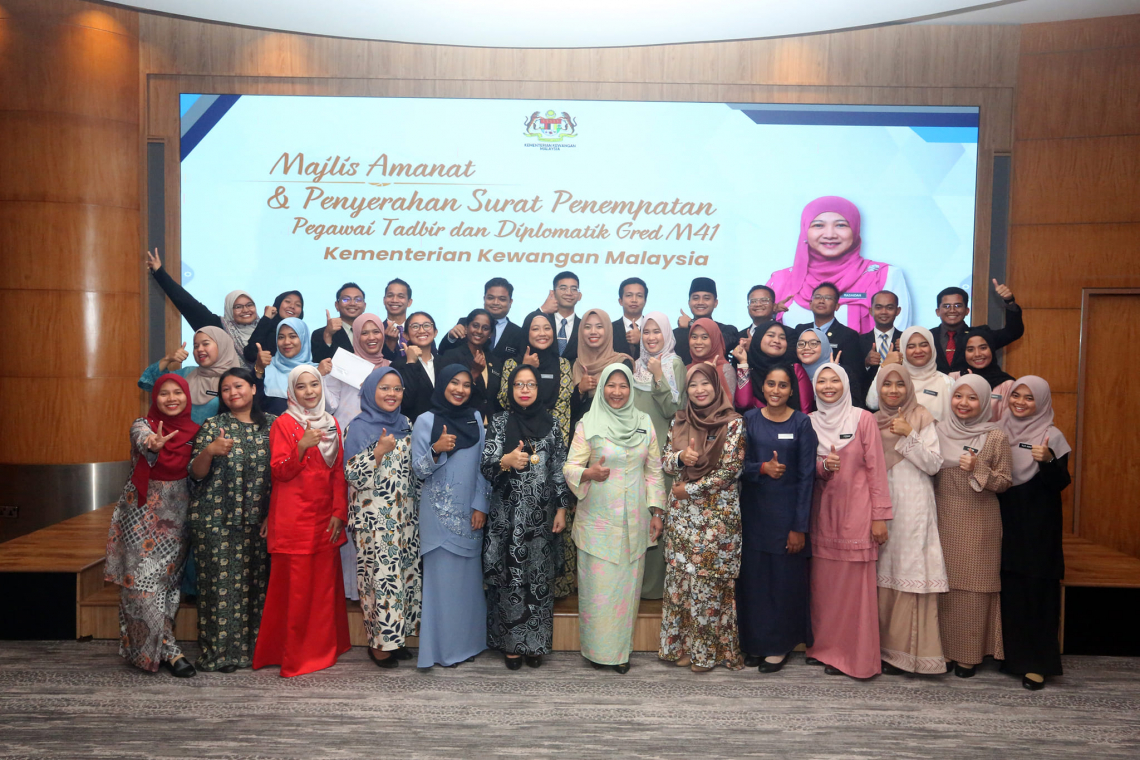 Majlis Amanat &amp; Penyerahan Surat Penempatan Pegawai Tadbir Diplomatik