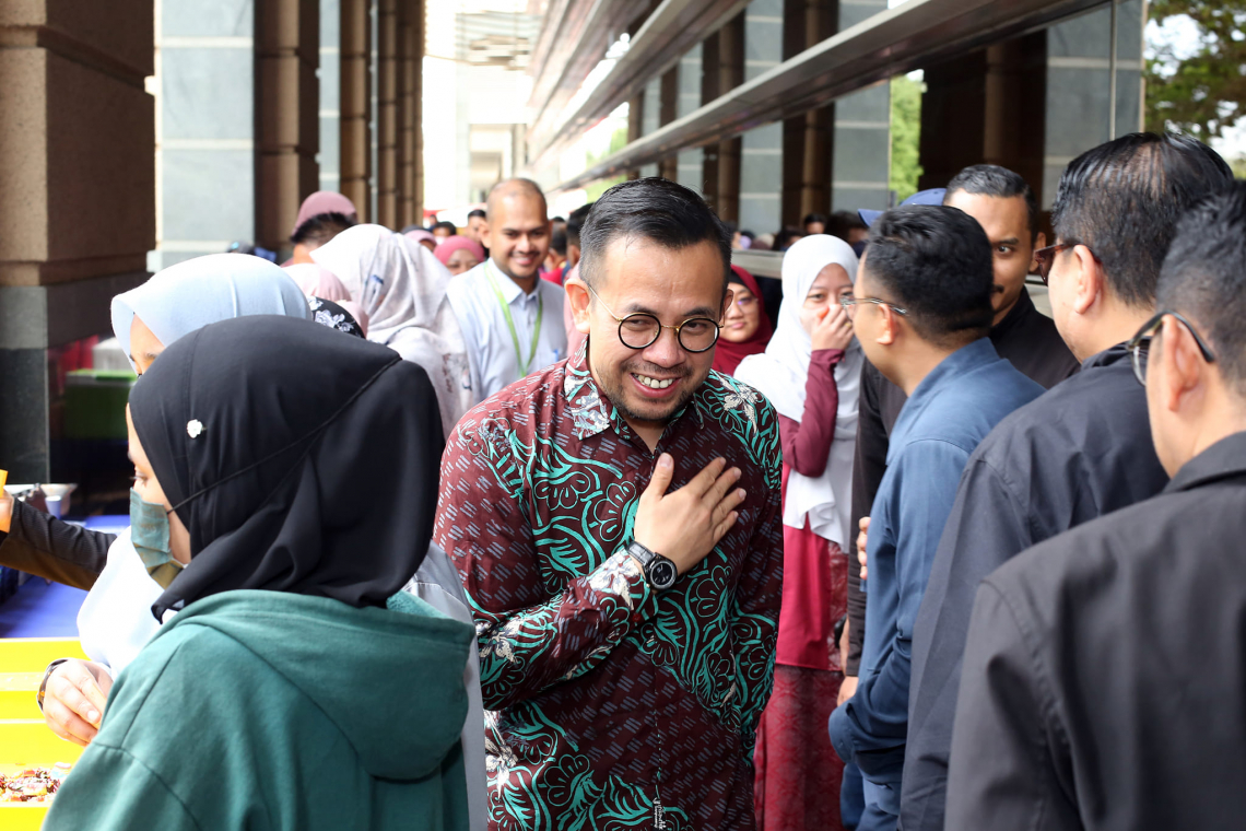 Sesi Beramah Mesra Di Jualan Mingguan PUSPANITA MOF