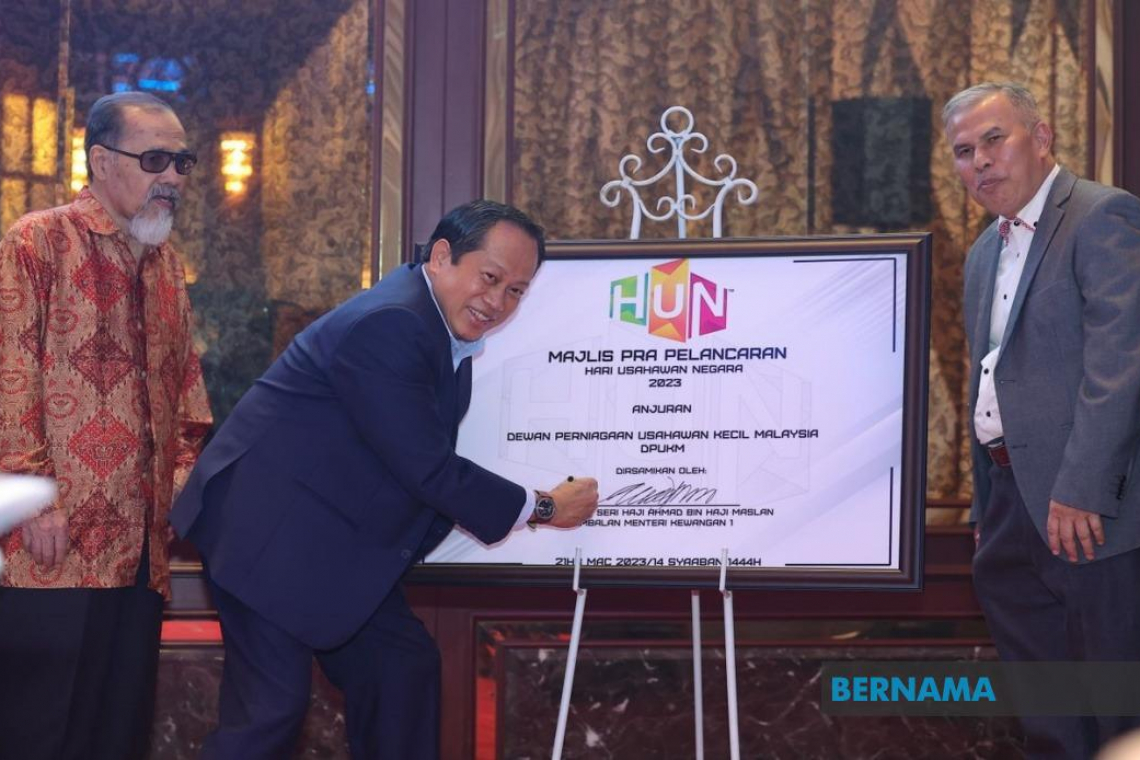 Jadikan bidang keusahawanan sebagai kerjaya utama - Ahmad Maslan