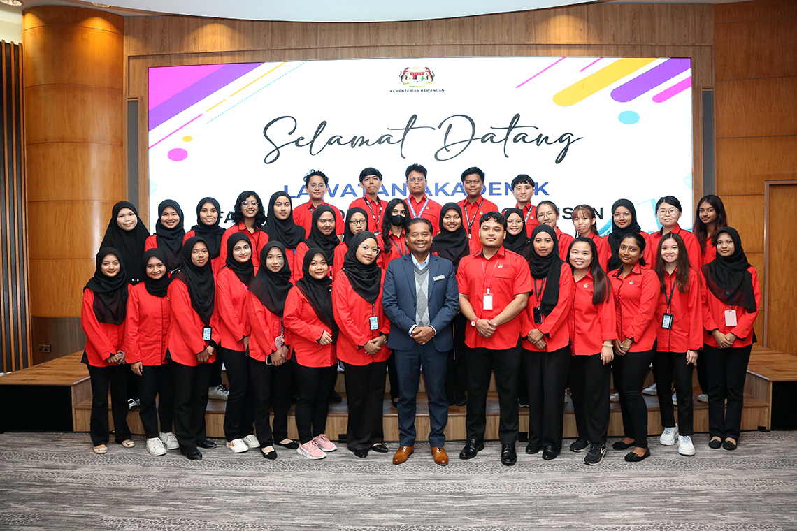 Sesi Lawatan Akademik ke MOF