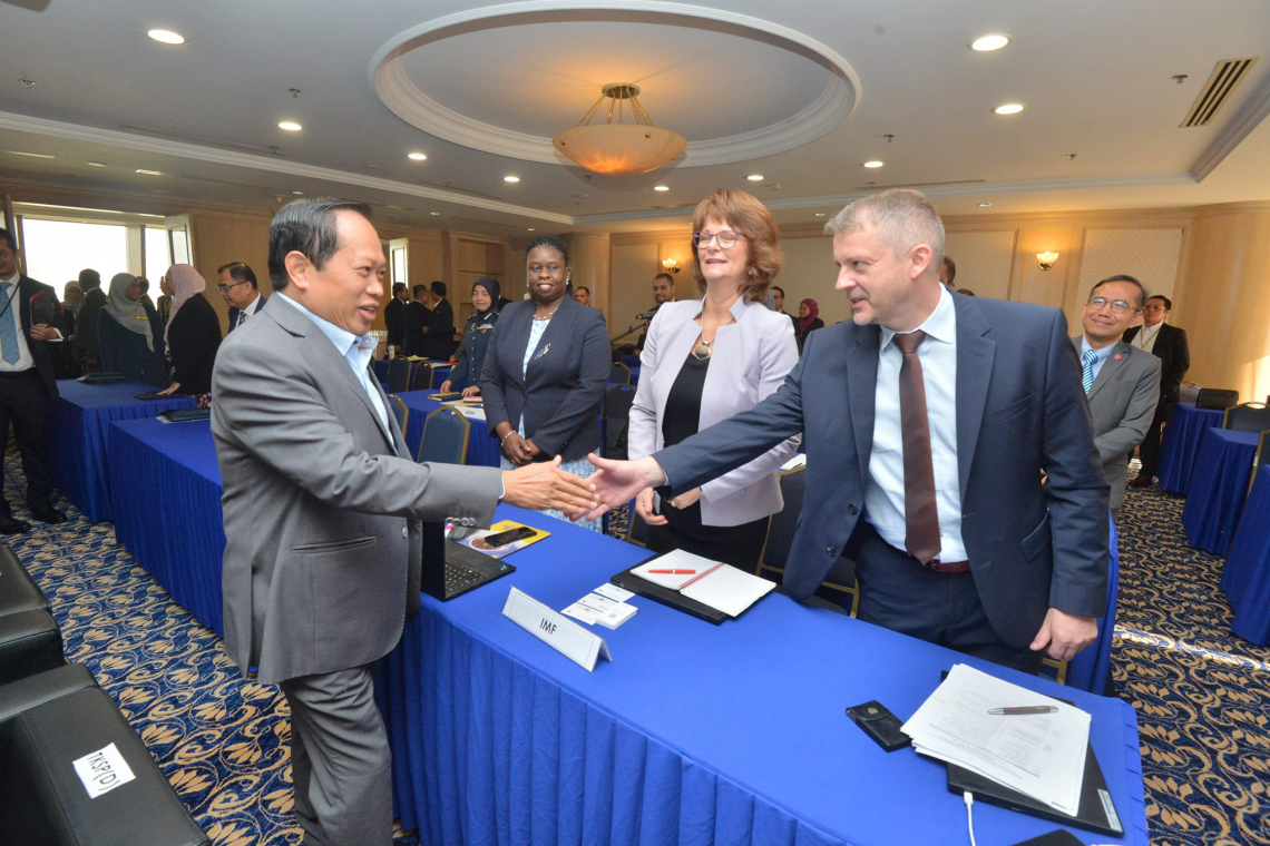 Sesi Pembangunan Kapasiti Dalam Merangka Strategi Hasil Jangka Sederhana