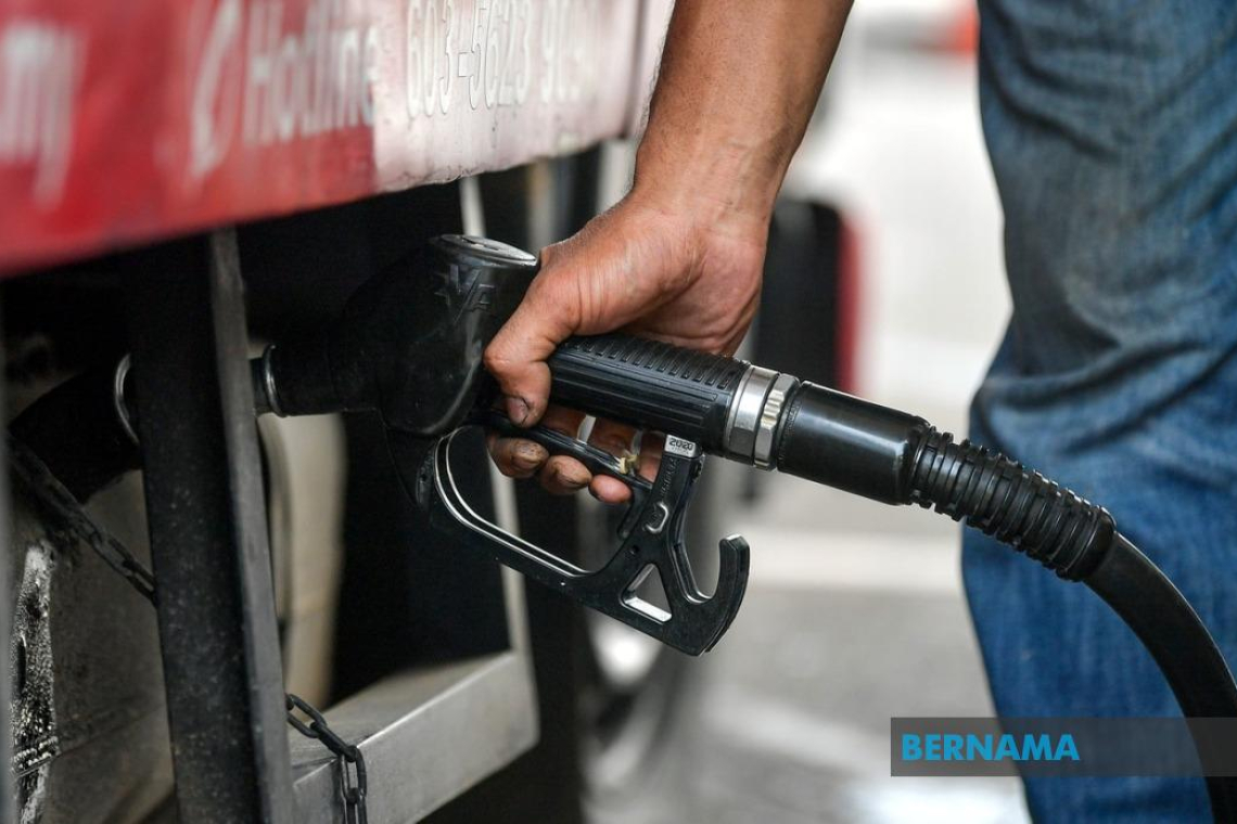 Retail Prices Of RON97, Diesel Drop 6 Sen From Tomorrow