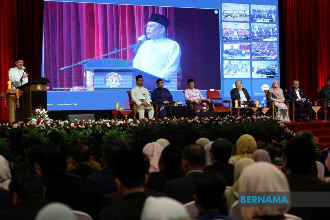 Penjawat Awam Muda Perlu Diberi Latihan, Pendedahan Bidang Teknikal – PM Anwar