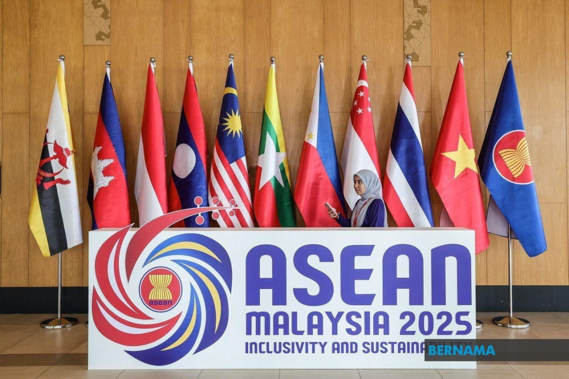 ASEAN Will Not Retaliate Against US Tariffs But Engage Washington For A Reduction – Amir Hamzah