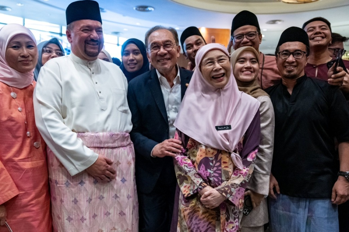 PM Anwar Meriahkan Sambutan Aidilfitri MOF