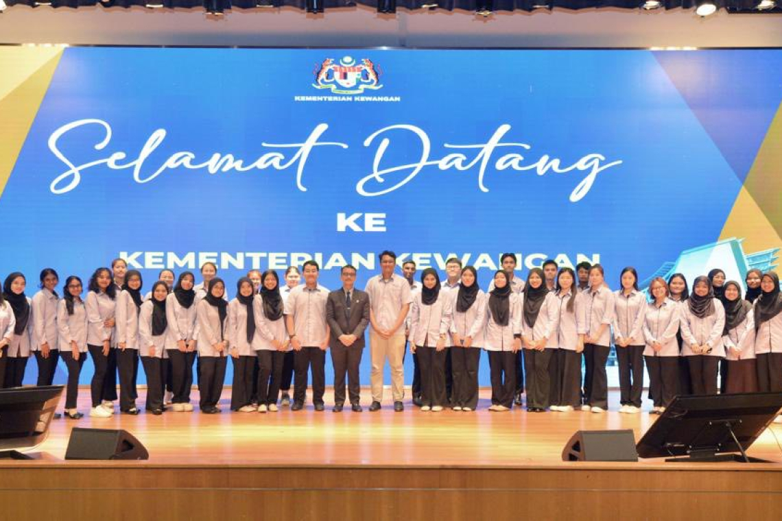 Sesi Lawatan Akademik Oleh UKM Ke MOF