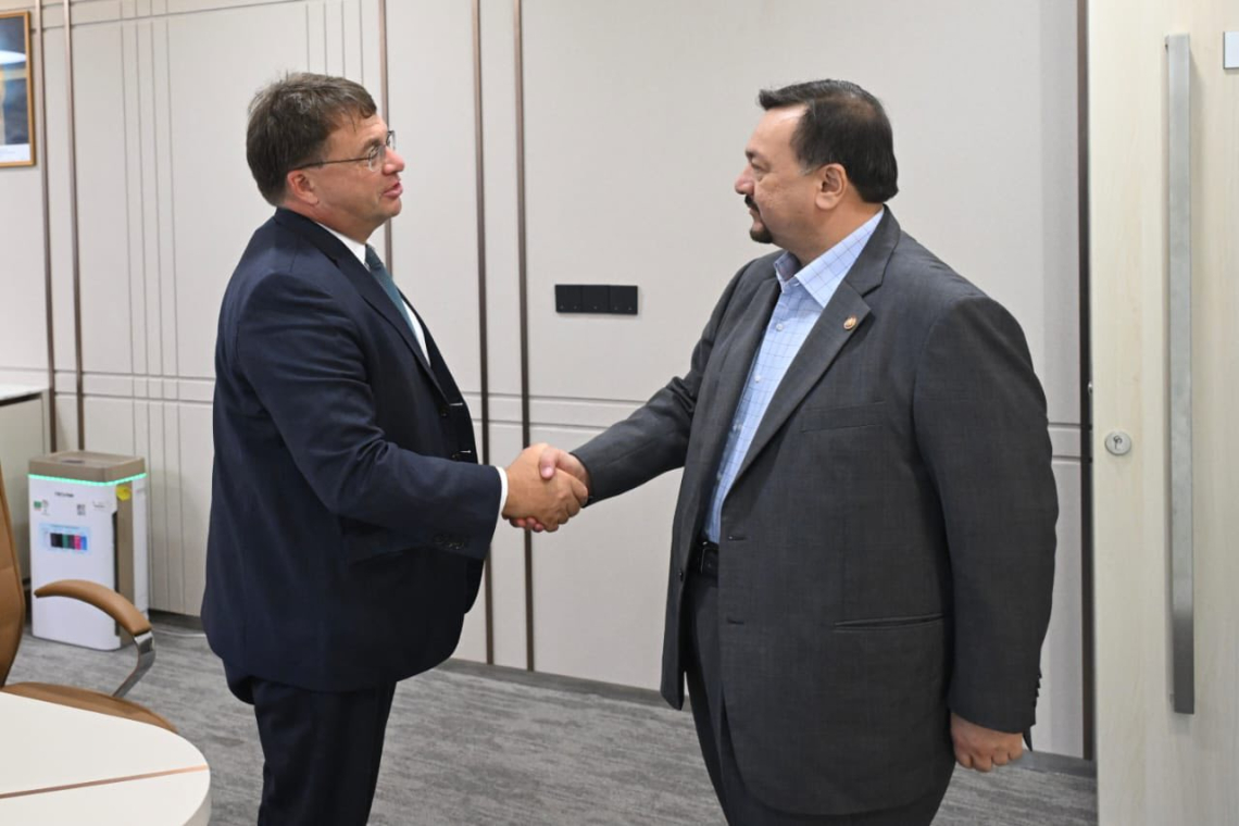 Kunjungan Hormat oleh TYT Edgard Kagan