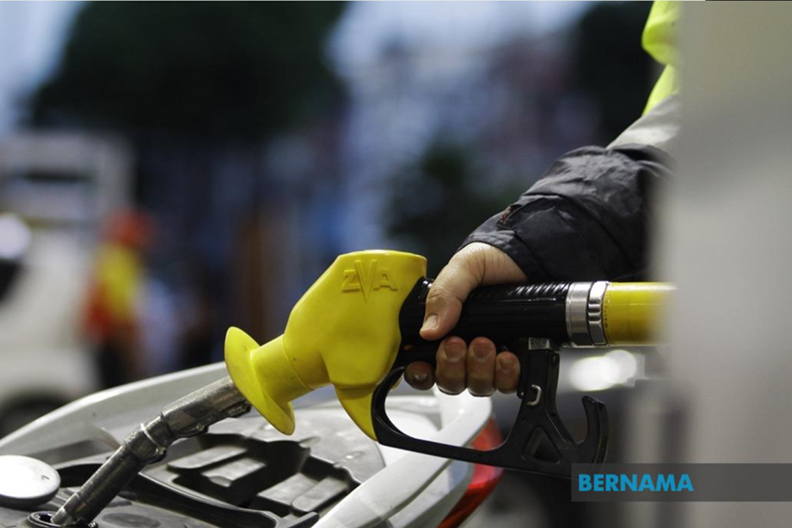 Harga BUDI95 Kekal, RON95 Tanpa Subsidi Dan RON97 Turun 25 Sen, Diesel Turun 75 Sen