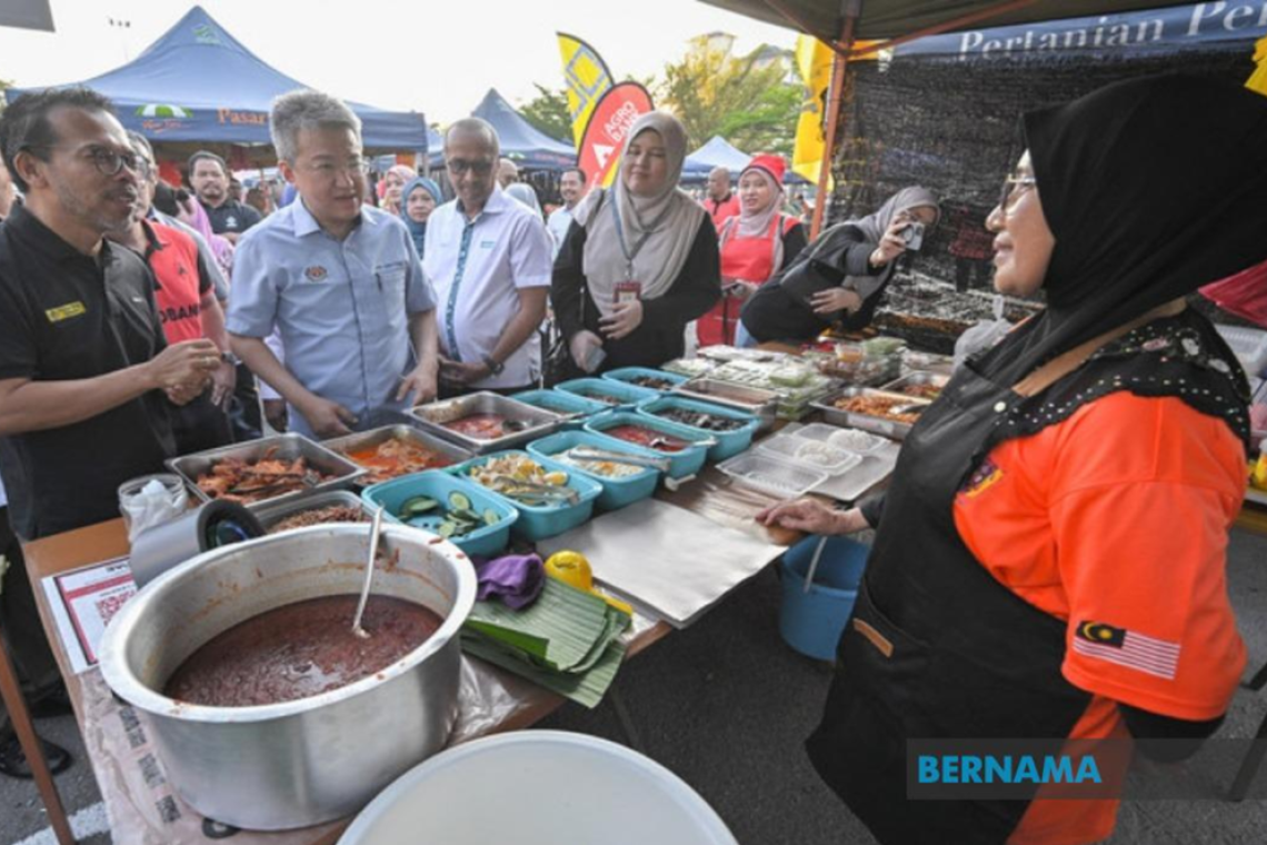 Kerajaan Peruntuk RM9.8 Bilion Perluas Permohonan Mikro Kredit Kepada Penjaja Kecil 