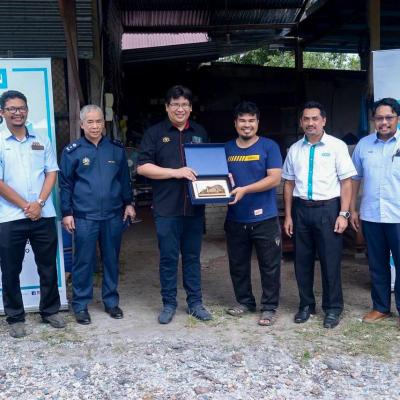 Sesi Turun Padang Sempena Jelajah #Bajet2023 Ke Industri Pembuatan Ukiran Kayu Kuala Terengganu