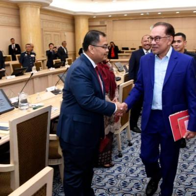 YAB Perdana Menteri “Clock In” Di MOF