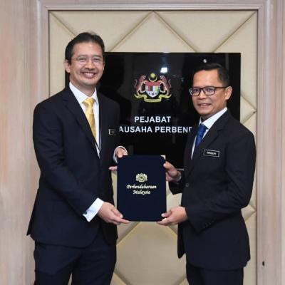 Sesi Penyerahan Surat Penempatan Pegawai Gred Utama Di MOF