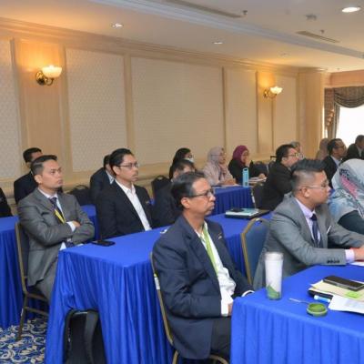 Sesi Pembangunan Kapasiti Dalam Merangka Strategi Hasil Jangka Sederhana