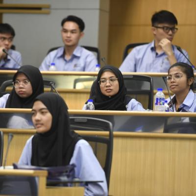 Sesi Lawatan Akademik oleh UKM ke MOF