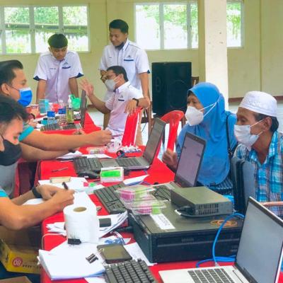 Sesi Penyerahan Tunai Untuk Penerima BKM Tiada Akaun Bank di Semporna, Sabah
