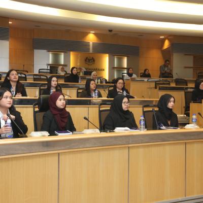 Sesi Lawatan Akademik Oleh UiTM Cawangan Sarawak Ke MOF