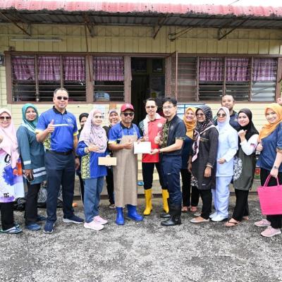 Sesi Turun Padang Meninjau Kerja-Kerja Pembersihan Banjir di Kedah