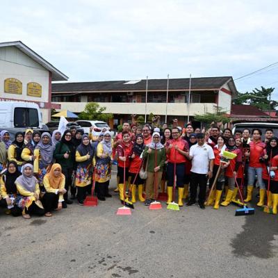 Sesi Turun Padang Meninjau Kerja-Kerja Pembersihan Banjir di Kedah