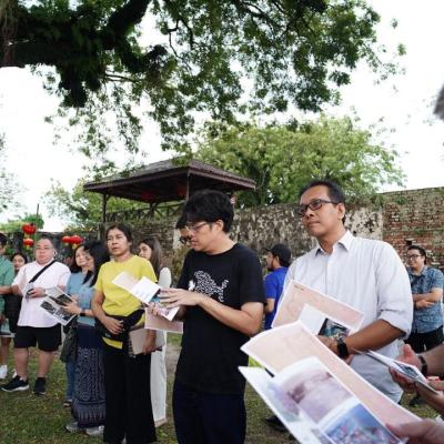 The Pocket Social Program