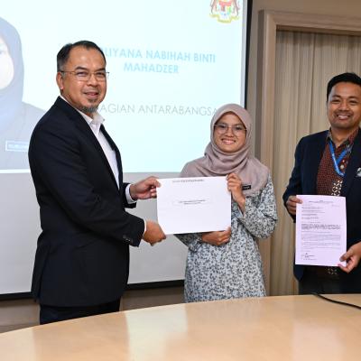 Sesi Penyerahan Surat Penempatan Praktikal 