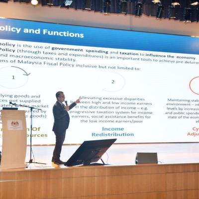 Sesi Lawatan Akademik Oleh UKM Ke MOF