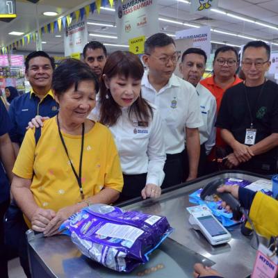 Program SARA MOF Bersama Penerima SARA Di Mydin Georgetown, Pulau Pinang