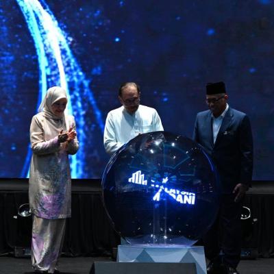 Majlis Peluncuran Sekolah Angkat MADANI