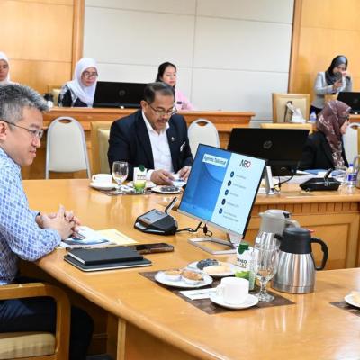 Sesi Taklimat di Pejabat Belanjawan Negara (NBO)