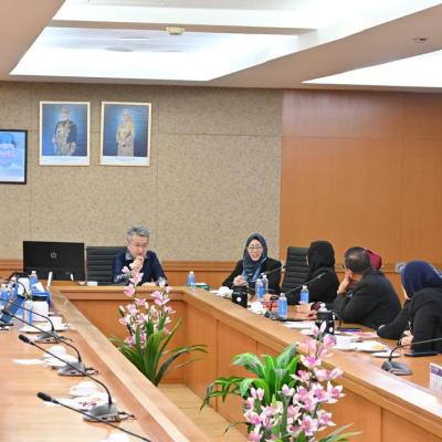 Sesi Taklimat TRK kepada Timbalan Menteri Kewangan