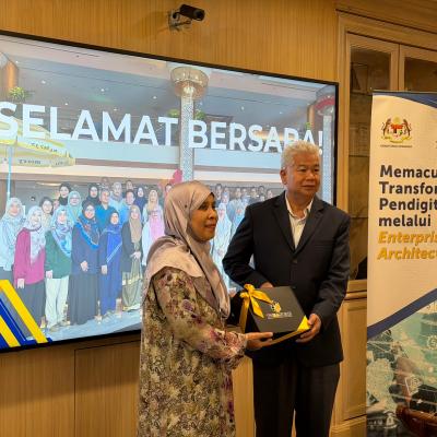 Majlis Sign-Off EA Perkhidmatan Pinjaman Kerajaan Persekutuan (SID)